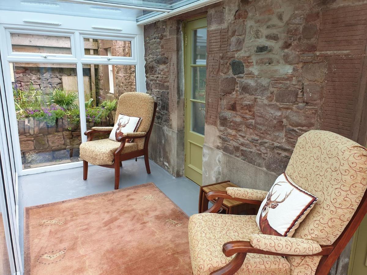 Standing Stones Cottage อาร์บรอท ภายนอก รูปภาพ